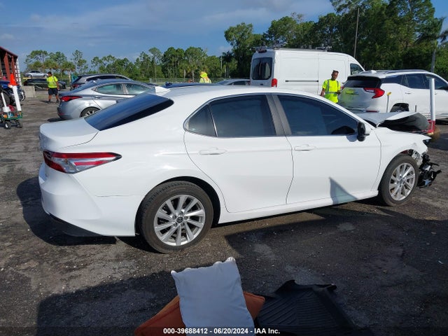 Toyota CAMRY LE 2021 4T1C11AK3MU562291 Image 13