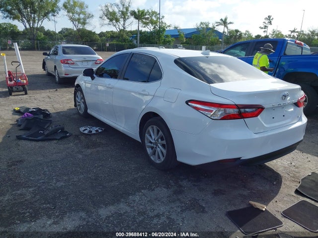 Toyota CAMRY LE 2021 4T1C11AK3MU562291 Image 3