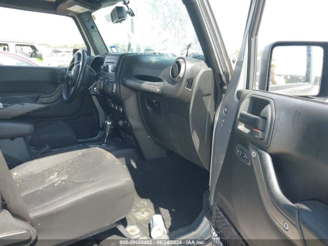 1C4BJWDG4JL890213 Jeep Wrangler Jk Unlimited Sport S 4x4
