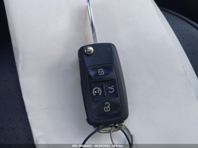 1VWSA7A37MC012915 Volkswagen Passat 2.0t Se