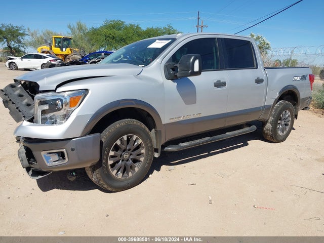 Nissan Titan Pro-4x 2018 1N6AA1E57JN502162 Image 2