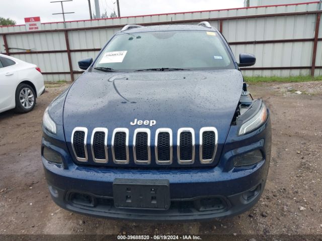 1C4PJLCB2JD566567 Jeep Cherokee Latitude