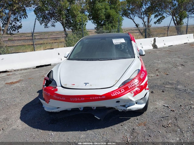 39688540 :رقم المزاد ، 5YJ3E1EB3NF345949 vin ، 2022 Tesla Model 3 Long Range Dual Motor All-wheel Drive مزاد بيع