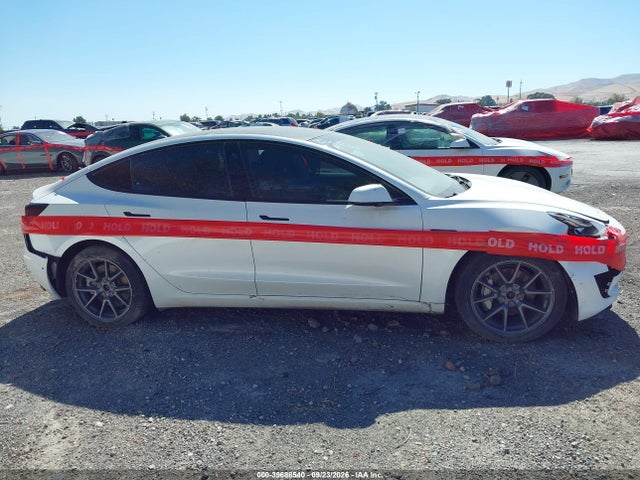 39688540 :رقم المزاد ، 5YJ3E1EB3NF345949 vin ، 2022 Tesla Model 3 Long Range Dual Motor All-wheel Drive مزاد بيع