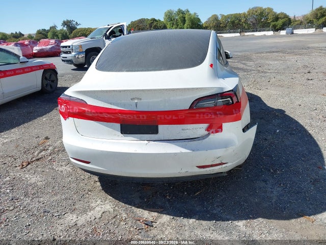 39688540 :رقم المزاد ، 5YJ3E1EB3NF345949 vin ، 2022 Tesla Model 3 Long Range Dual Motor All-wheel Drive مزاد بيع