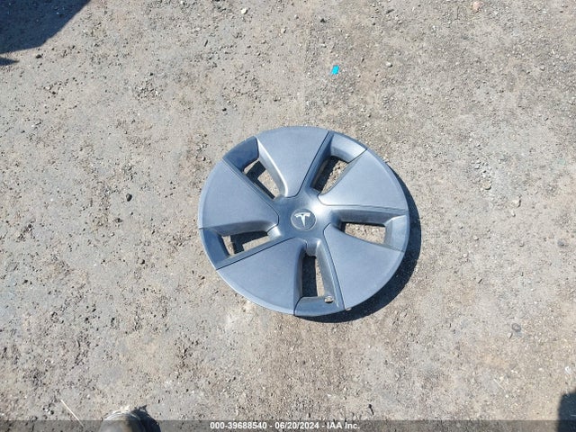 39688540 :رقم المزاد ، 5YJ3E1EB3NF345949 vin ، 2022 Tesla Model 3 Long Range Dual Motor All-wheel Drive مزاد بيع