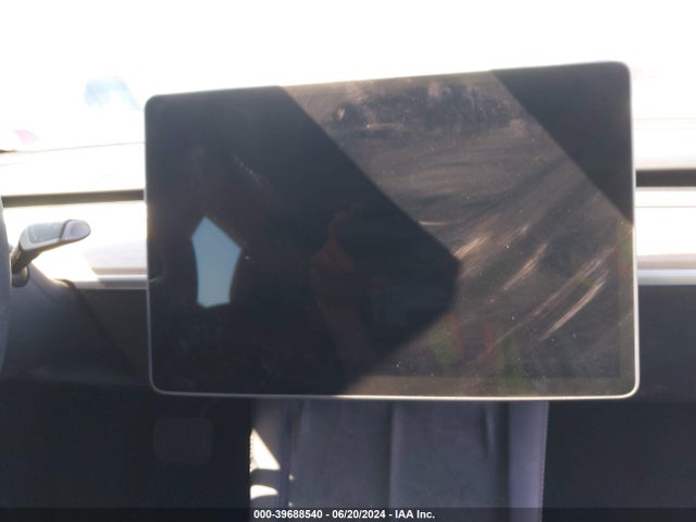 39688540 :رقم المزاد ، 5YJ3E1EB3NF345949 vin ، 2022 Tesla Model 3 Long Range Dual Motor All-wheel Drive مزاد بيع
