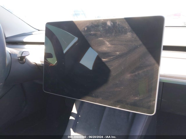 39688540 :رقم المزاد ، 5YJ3E1EB3NF345949 vin ، 2022 Tesla Model 3 Long Range Dual Motor All-wheel Drive مزاد بيع