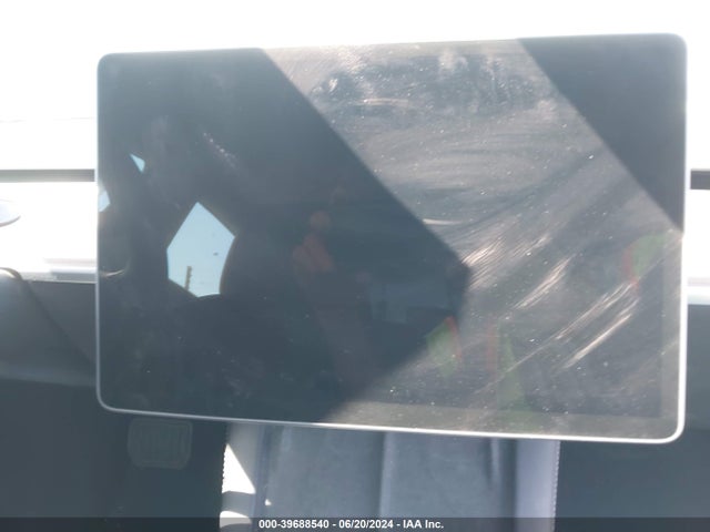 39688540 :رقم المزاد ، 5YJ3E1EB3NF345949 vin ، 2022 Tesla Model 3 Long Range Dual Motor All-wheel Drive مزاد بيع