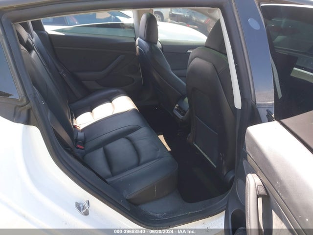 39688540 :رقم المزاد ، 5YJ3E1EB3NF345949 vin ، 2022 Tesla Model 3 Long Range Dual Motor All-wheel Drive مزاد بيع