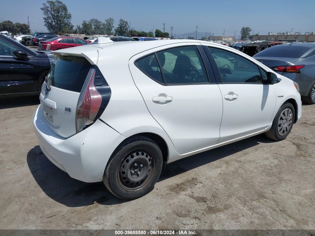 Toyota Prius C Two 2015 JTDKDTB32F1584653 Image 4
