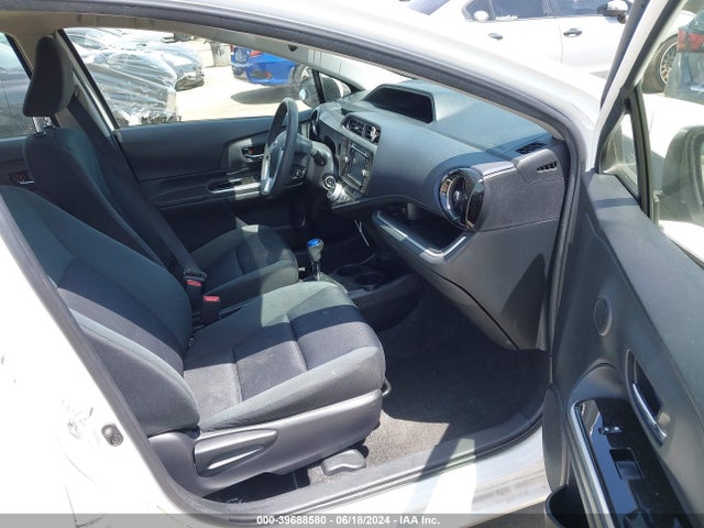 Toyota Prius C Two 2015 JTDKDTB32F1584653 Image 5