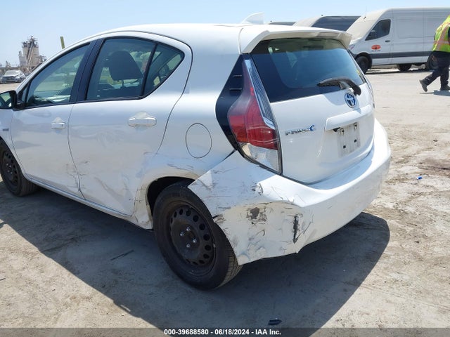 Toyota Prius C Two 2015 JTDKDTB32F1584653 Image 6