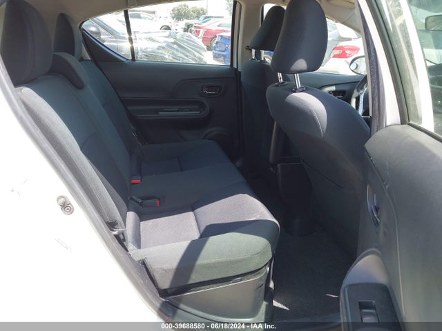 Toyota Prius C Two 2015 JTDKDTB32F1584653 Image 8