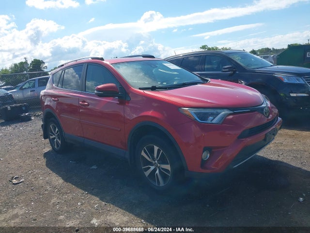 Toyota Rav4 Xle 2017 JTMRFREV9HJ135210 zdjęcie główne
