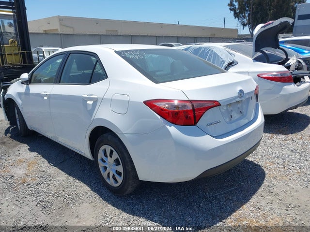 Toyota COROLLA L 2017 5YFBURHE8HP655557 Image 3