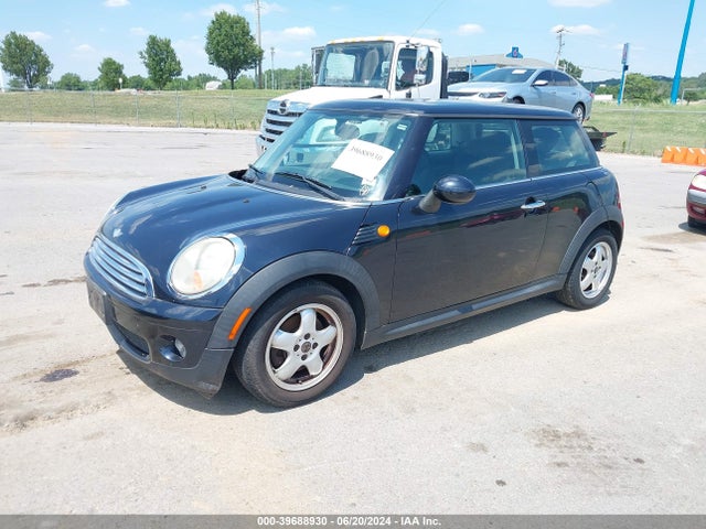 2007 MINI COOPER WMWMF33577TL68058 Photo 1