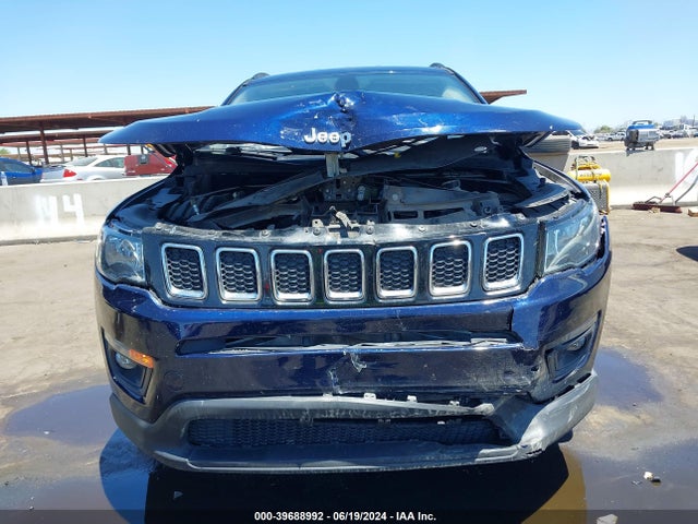 3C4NJCBB5JT376779 Jeep Compass Latitude Fwd