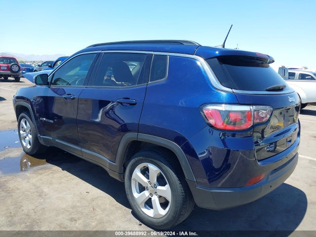 3C4NJCBB5JT376779 Jeep Compass Latitude Fwd
