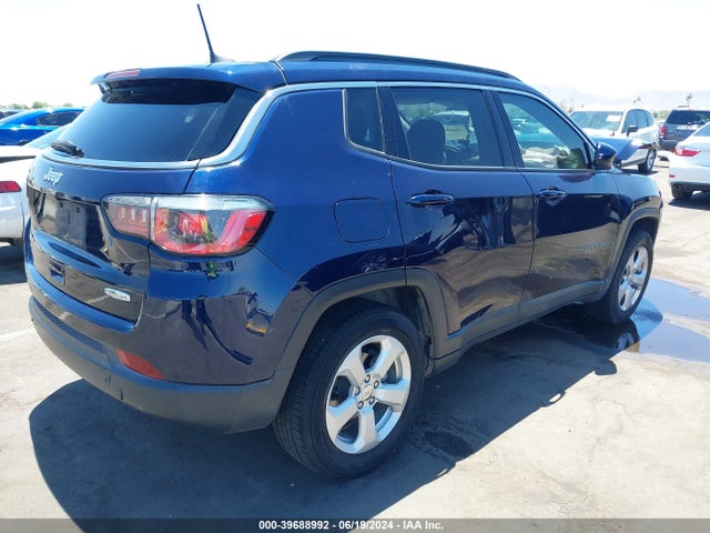 3C4NJCBB5JT376779 Jeep Compass Latitude Fwd