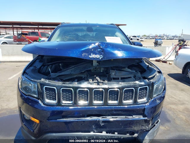 3C4NJCBB5JT376779 Jeep Compass Latitude Fwd