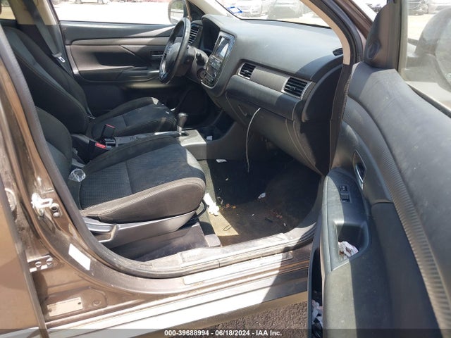 JA4AD2A35GZ046758 Mitsubishi Outlander Es