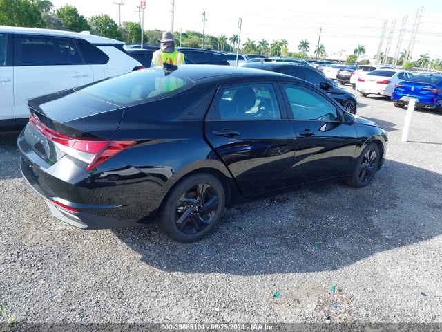 Hyundai ELANTRA SEL 2022 5NPLM4AG5NH082984 Image 4