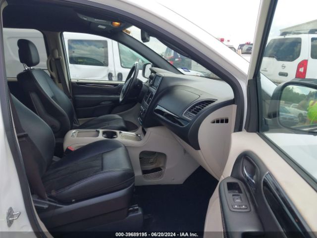 2C4RDGCG8KR771909 Dodge Grand Caravan Sxt