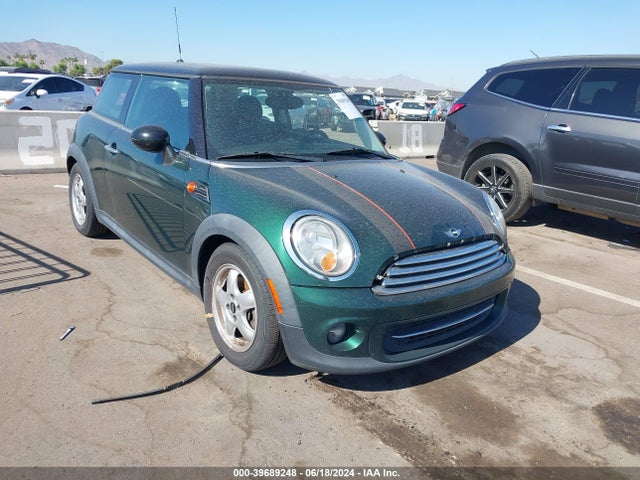 2011 MINI COOPER WMWSU3C58BT098358 Photo 0
