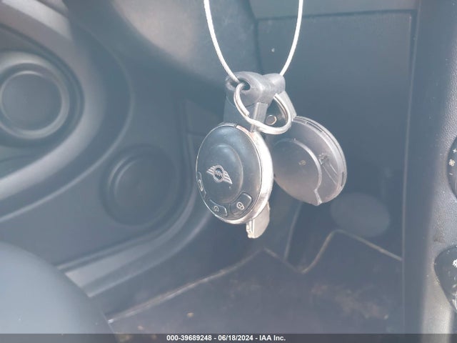 2011 MINI COOPER WMWSU3C58BT098358 Photo 10