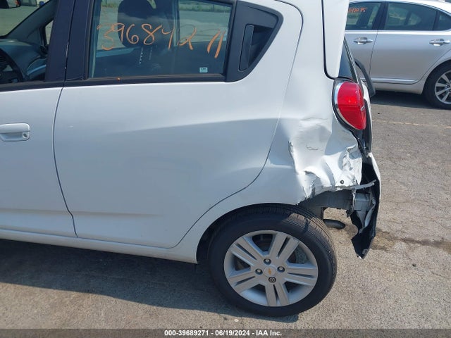 Chevrolet Spark 1lt Cvt 2015 KL8CD6S94FC787440 Image 12