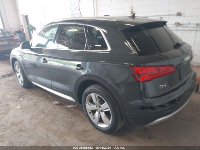 WA1BNAFY3K2105677 Audi Q5 45 Premium