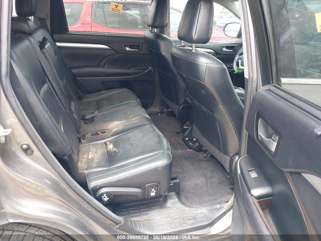 Toyota Highlander Xle V6 2016 5TDKKRFH0GS501160 Image 8
