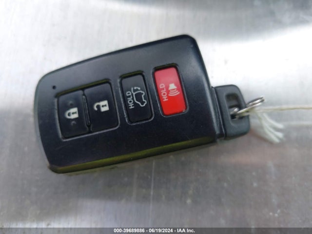 Toyota Rav4 Limited 2018 JTMDFREV5JJ185215 Image 11