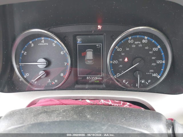 Toyota Rav4 Limited 2018 JTMDFREV5JJ185215 Image 7