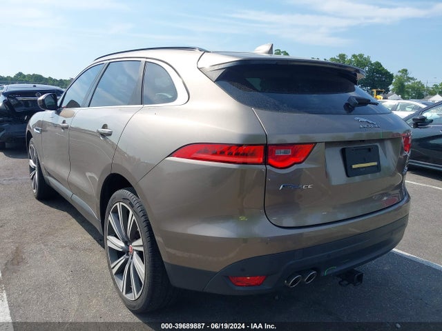 2017 JAGUAR F-PACE SADCK2BN5HA097072 Photo 2