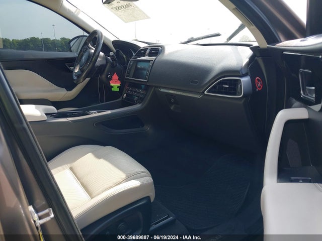 2017 JAGUAR F-PACE SADCK2BN5HA097072 Photo 4