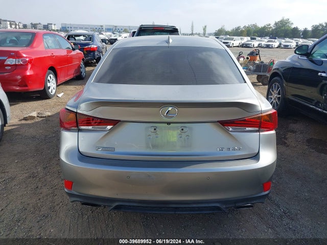 Lexus IS 300 2018 JTHBA1D28J5070212 Image 17