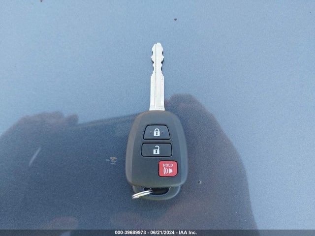 Toyota Rav4 Xle 2017 JTMRFREV5HD203291 Image 11