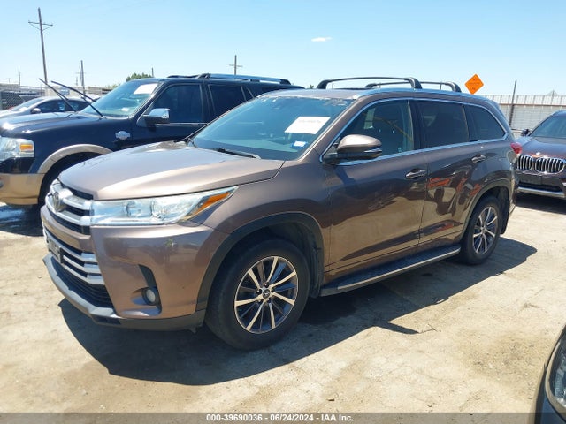 Toyota Highlander Xle 2017 5TDJZRFH1HS443391 Image 2