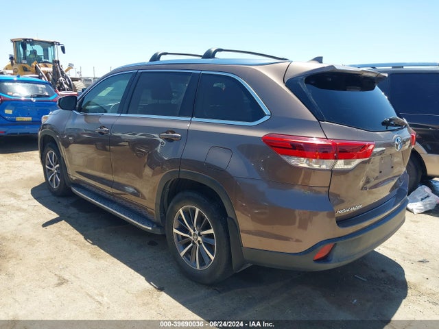 Toyota Highlander Xle 2017 5TDJZRFH1HS443391 Image 3