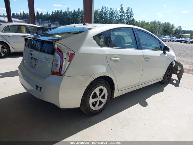 Toyota Prius Three 2015 JTDKN3DU0F0409097 Image 4