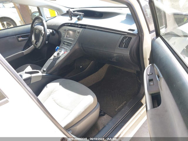 Toyota Prius Three 2015 JTDKN3DU0F0409097 Image 5