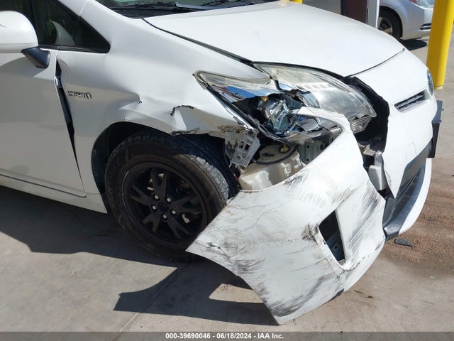 Toyota Prius Three 2015 JTDKN3DU0F0409097 Image 6