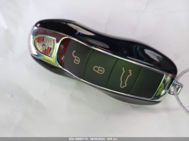 WP1AF2A57GLB90153 Porsche Macan Turbo
