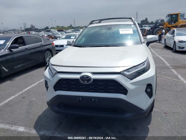 2T3C1RFV1NW220557 Toyota Rav4 Xle Premium