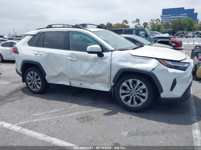 2T3C1RFV1NW220557 Toyota Rav4 Xle Premium