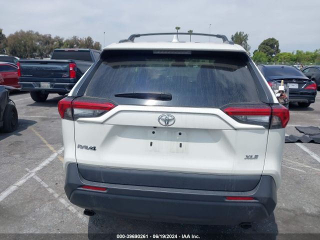 2T3C1RFV1NW220557 Toyota Rav4 Xle Premium
