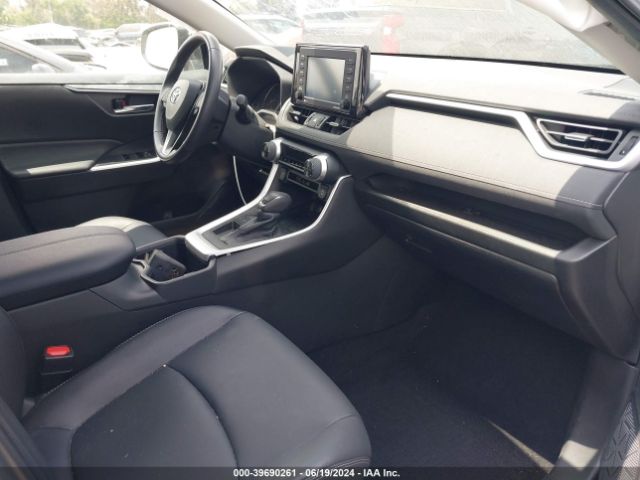 2T3C1RFV1NW220557 Toyota Rav4 Xle Premium