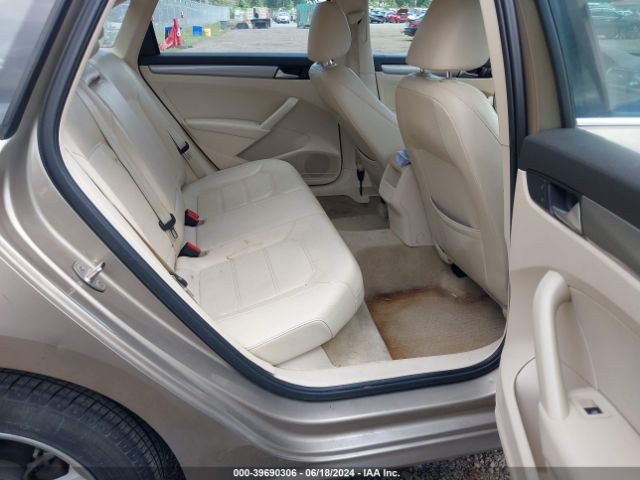 1VWAT7A37FC118063 Volkswagen Passat 1.8t Limited Edition